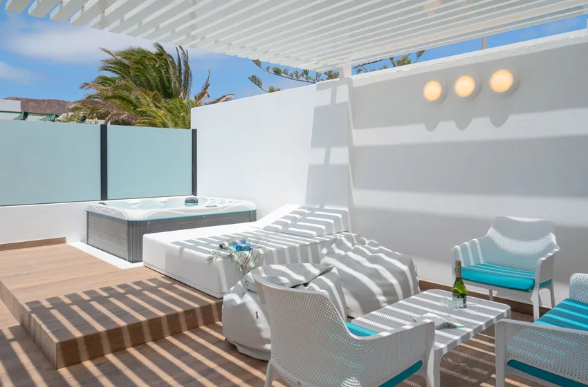 terraza villa cori relaxia lanzasur club