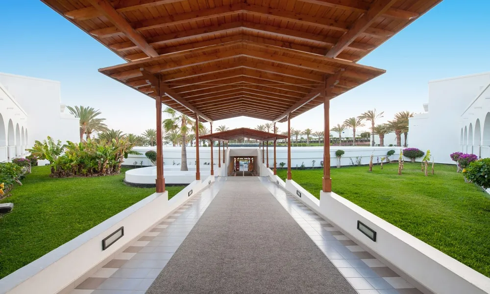 acceso piscina Relaxia Olivina