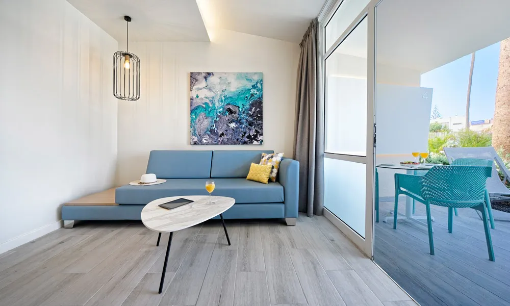 Sofa und Terrasse Empathy Apartment Relaxia Los Girasoles