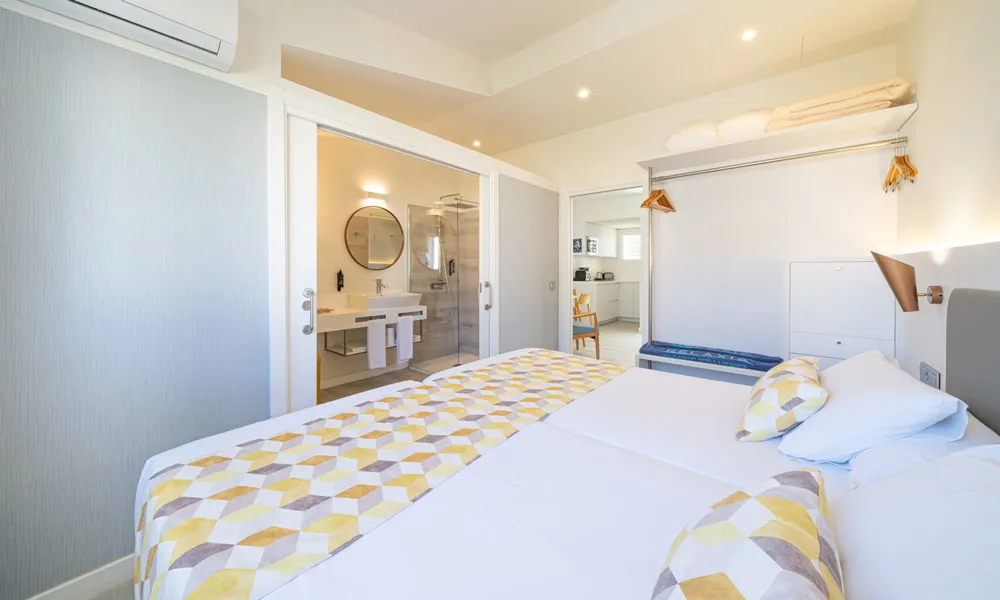 cama apartamento maspalomas relaxia los girasoles