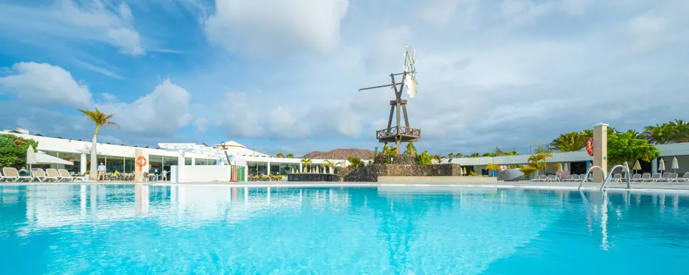 piscina relaxia lanzasur